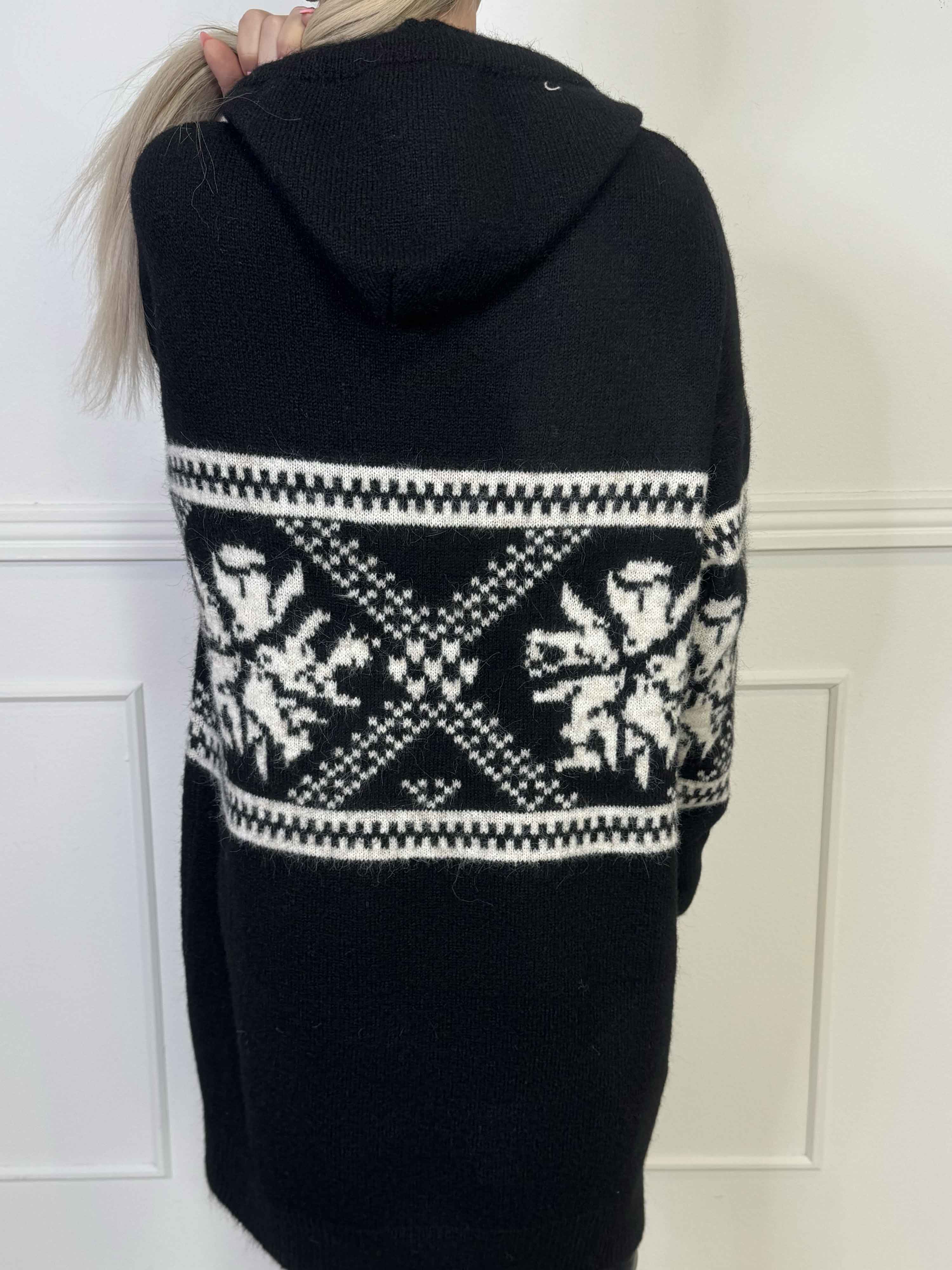 Veni Long - Blød mønstret strikkjole med hætte